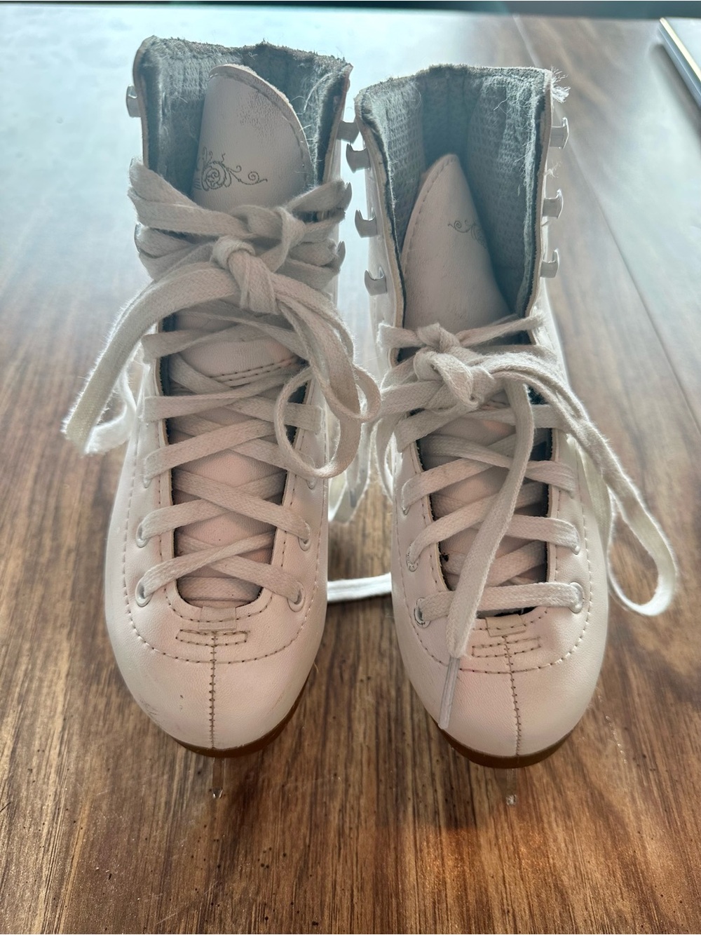 Kids White Lace-Up Figure Skates
